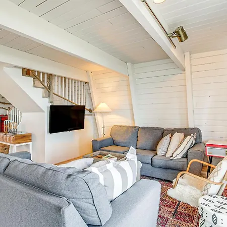 Bayfront Luxemburg Cabin Rental With Private Beach!